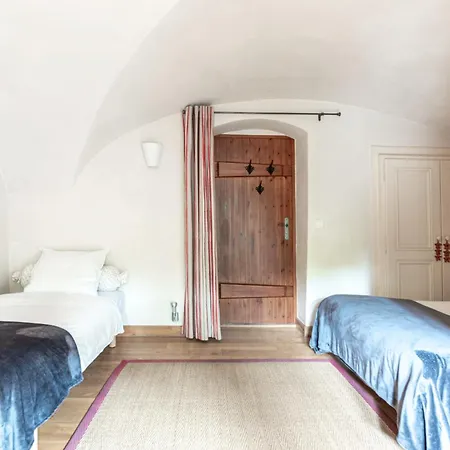 B&B Bed End Breakfast Du Centre 부르생모리스