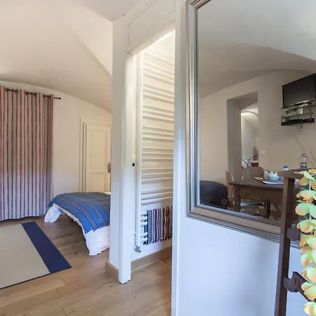 Bed End Breakfast Du Centre Bed and Breakfast 3*